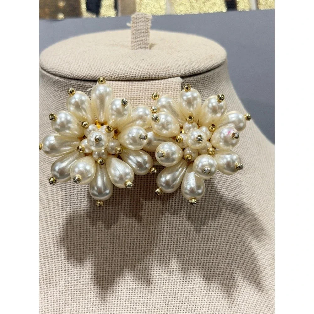 Vontage Large Imitation Pearl Cluster Earrings Cream Gold Tone Clip On Floral 2
